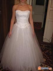 Продам свадебное платье цвет белый